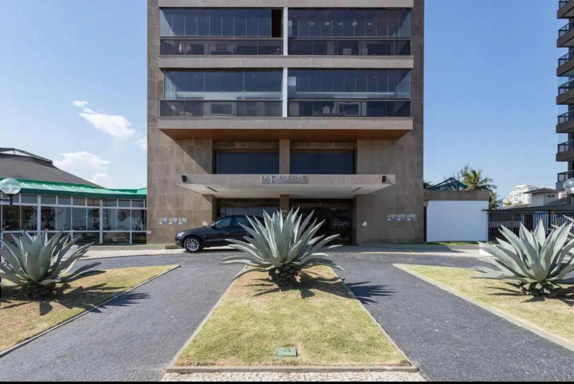 Lindo Apto No Melhor Lugar Da Barra Da Tijuca! Com Uma Vista De Tirar O Folego, Frente Para O Mar! Totalmente Equipado E Decorado Ao Lado Dos Melhores Hoteis E Quiosques Da Barra! Portaria 24H, Piscina, Sauna, Jacuzzi, Academia, Garagem, Wi-Fi, Lavan Рио-де-Жанейро Экстерьер фото