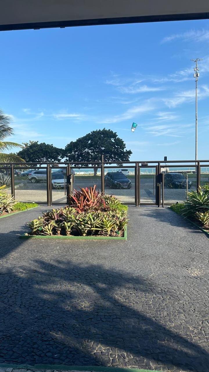 Lindo Apto No Melhor Lugar Da Barra Da Tijuca! Com Uma Vista De Tirar O Folego, Frente Para O Mar! Totalmente Equipado E Decorado Ao Lado Dos Melhores Hoteis E Quiosques Da Barra! Portaria 24H, Piscina, Sauna, Jacuzzi, Academia, Garagem, Wi-Fi, Lavan Рио-де-Жанейро Экстерьер фото